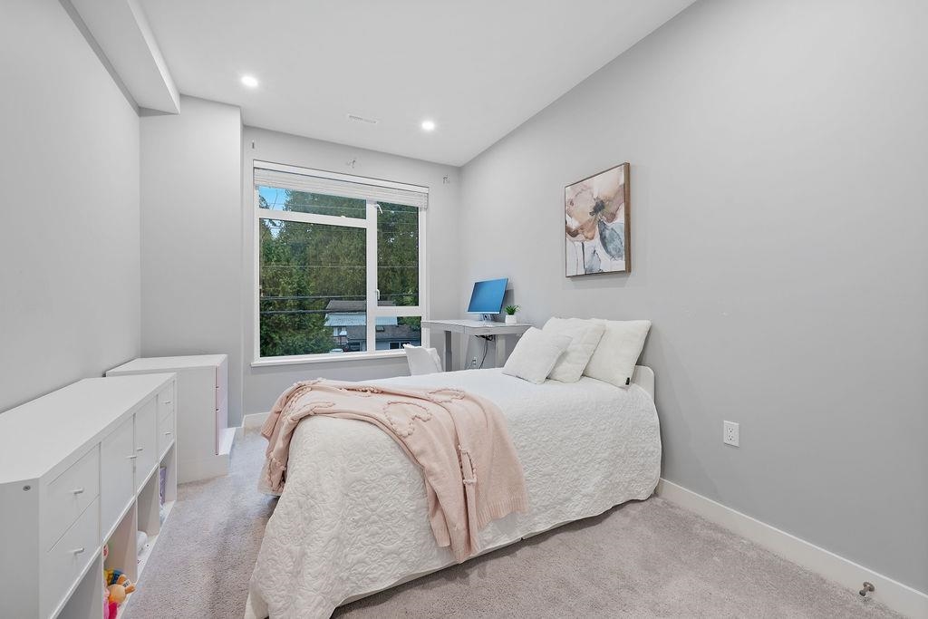 Hallway Photo of 4684 Capilano Road, North Vancouver, BC