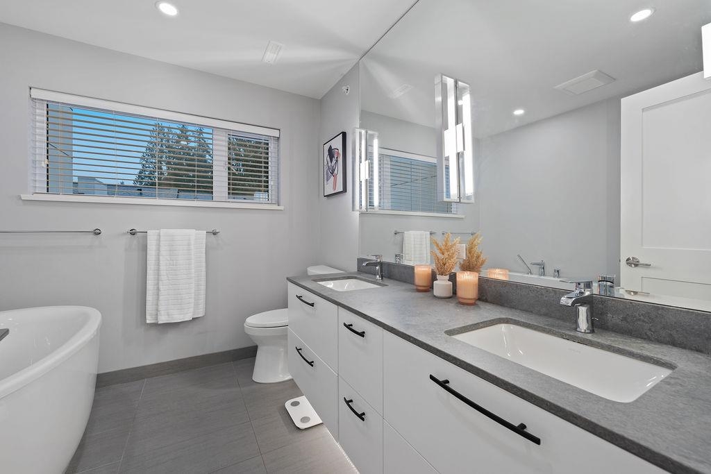 Mudroom Photo of 4684 Capilano Road, North Vancouver, BC