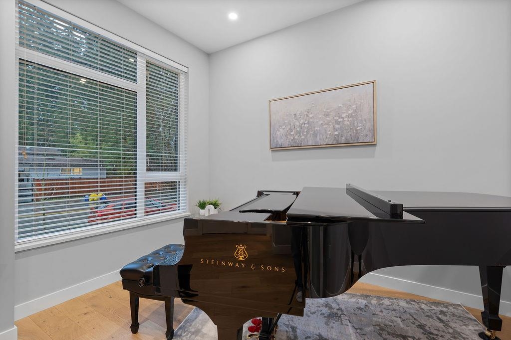 Office / Den Photo of 4684 Capilano Road, North Vancouver, BC