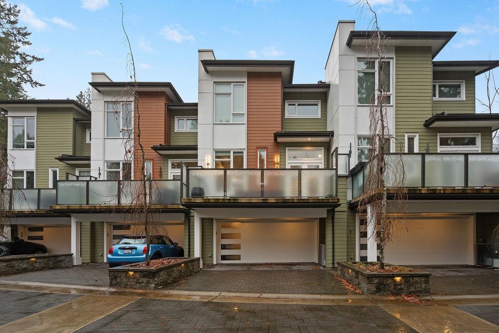 Outdoor Kitchen Photo of 4684 Capilano Road, North Vancouver, BC