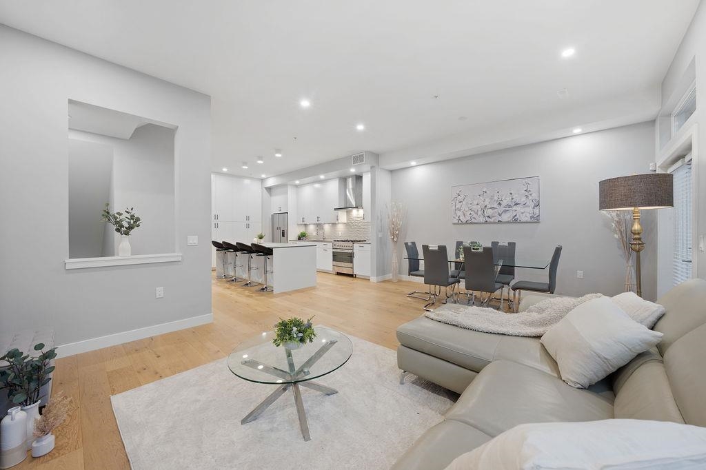 Powder Room Photo of 4684 Capilano Road, North Vancouver, BC