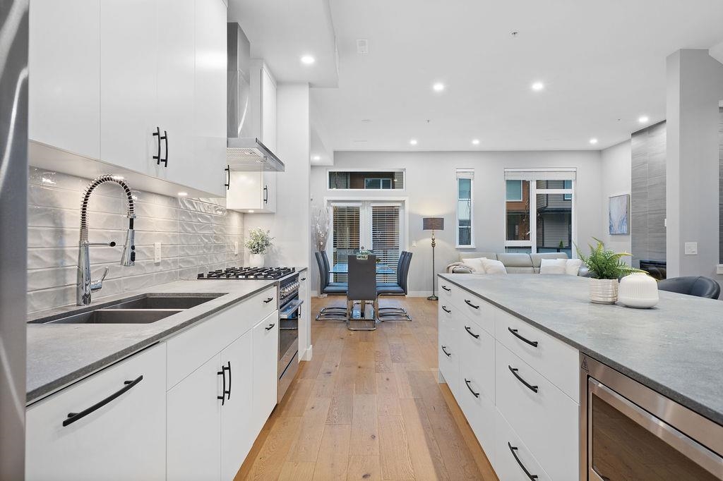 Primary Bathroom Photo of 4684 Capilano Road, North Vancouver, BC