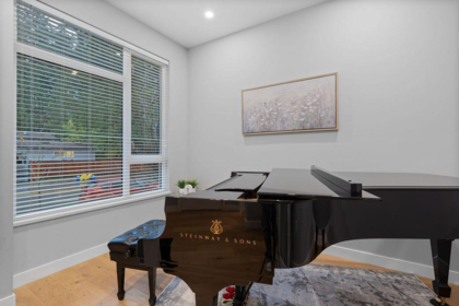 Office / Den Photo of 4684 Capilano Road, North Vancouver, BC