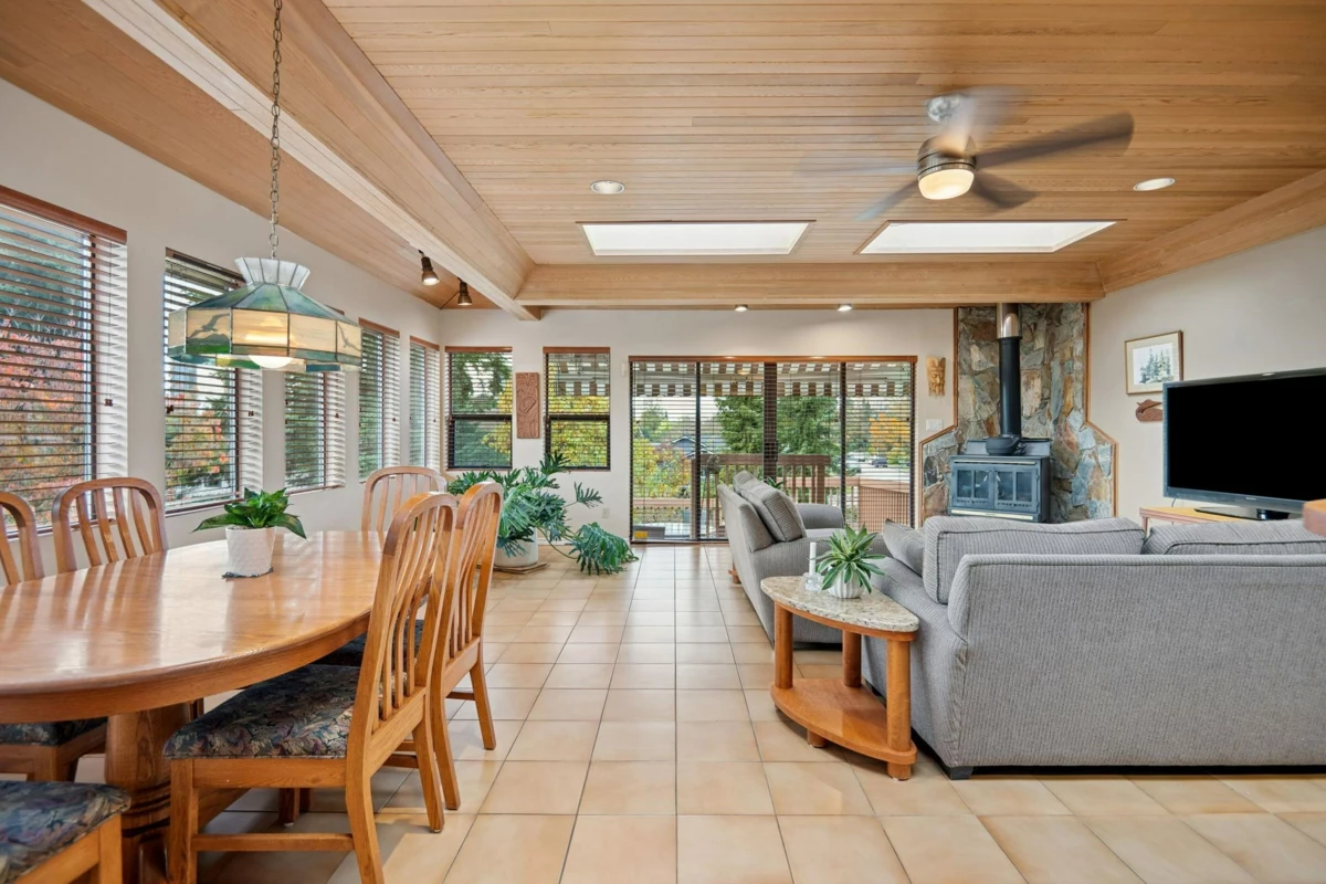 Bedroom 4 Photo of 5508 Cedardale Court, Burnaby, BC