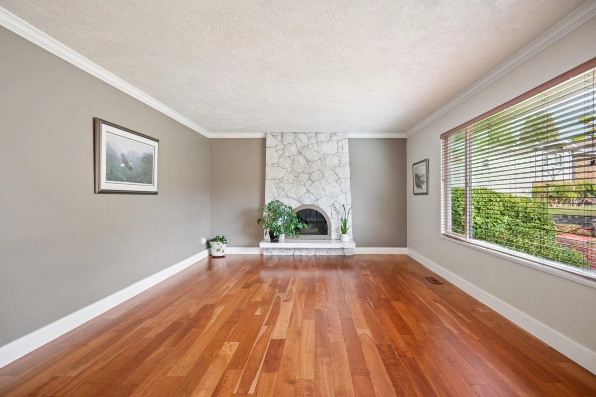 Kitchen Photo of 5508 Cedardale Court, Burnaby, BC