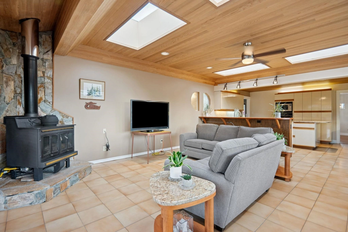 Office / Den Photo of 5508 Cedardale Court, Burnaby, BC