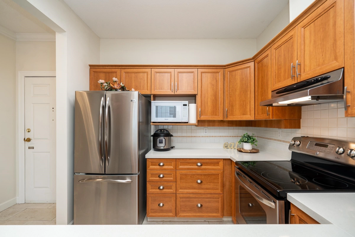 Kitchen Photo of 318 2985 Princess Crescent, Coquitlam, BC
