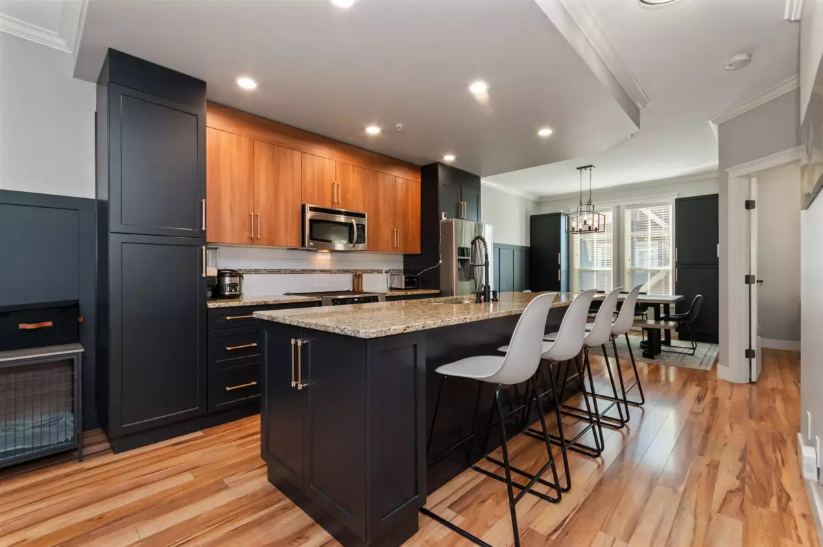 Living Room Photo of 10 45137 Nicomen Crescent, Chilliwack, BC