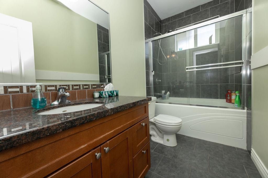 Bedroom 4 Photo of 787 North Road, Gibsons, BC