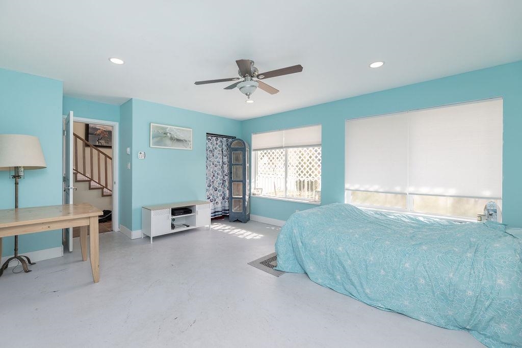 Laundry Room Photo of 787 North Road, Gibsons, BC