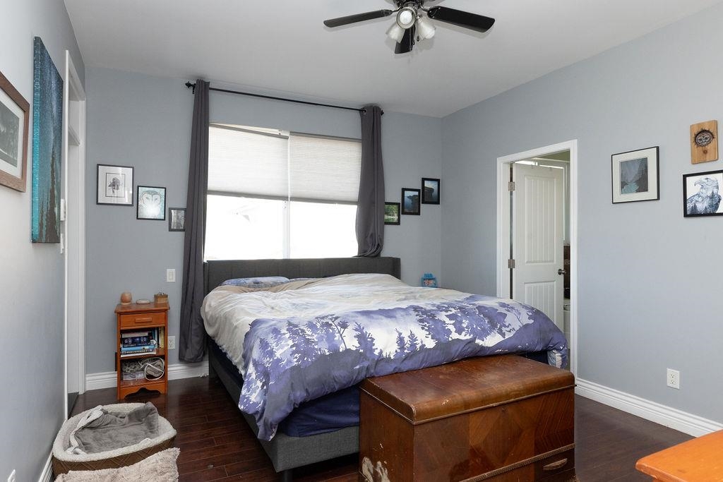 Powder Room Photo of 787 North Road, Gibsons, BC