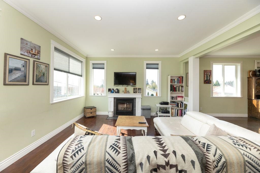 Primary Bathroom Photo of 787 North Road, Gibsons, BC