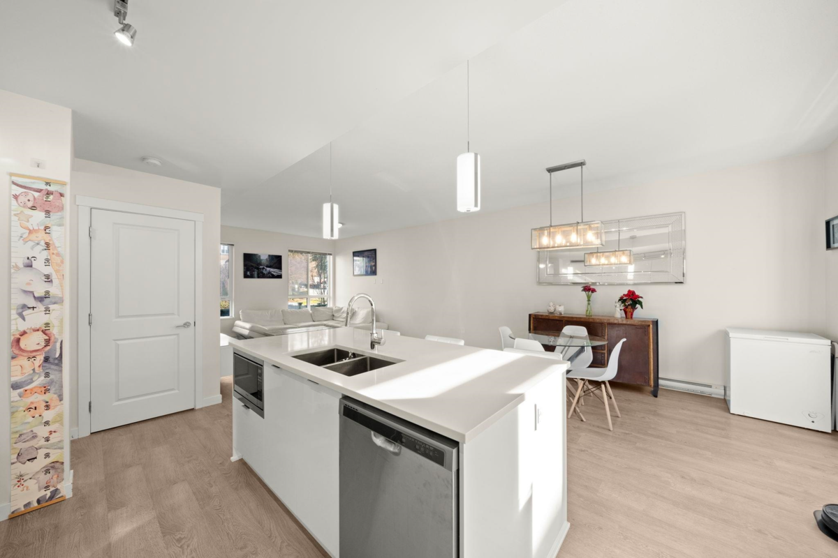 Dining Area Photo of 41 15151 Edmund Drive, Surrey, BC