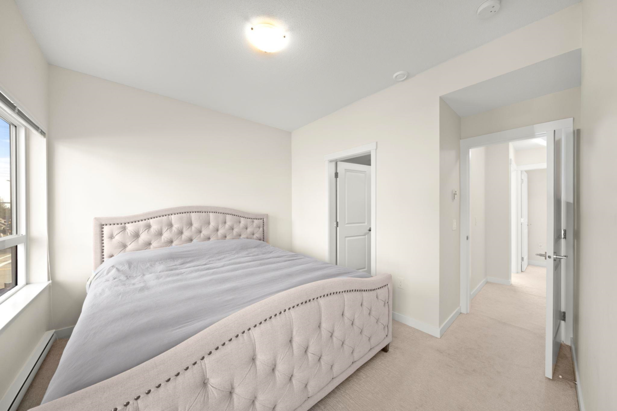 Entry Foyer Photo of 41 15151 Edmund Drive, Surrey, BC