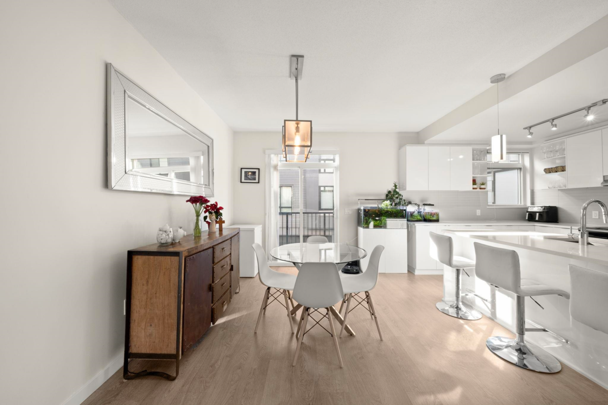 Kitchen Photo of 41 15151 Edmund Drive, Surrey, BC