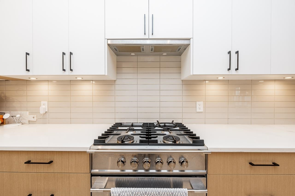 Kitchen Island Photo of 3896 Welwyn Street, Vancouver, BC