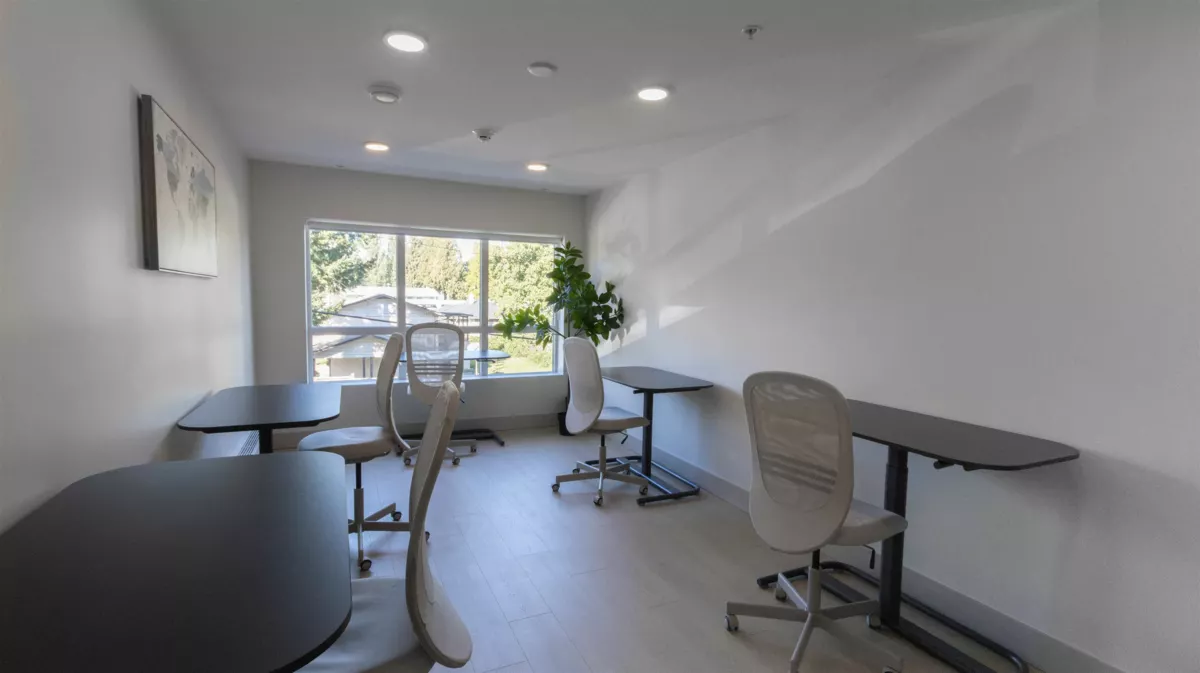 Guest Bathroom Photo of 417 13458 95 Avenue, Surrey, BC