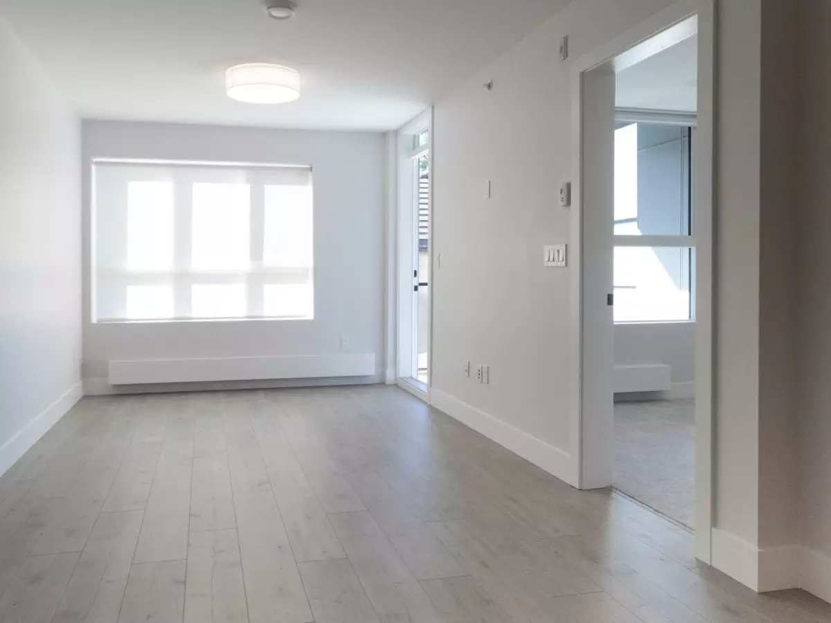 Kitchen Island Photo of 417 13458 95 Avenue, Surrey, BC