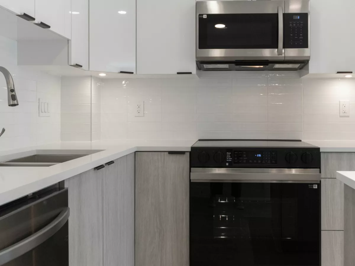 Walk-In Closet Photo of 417 13458 95 Avenue, Surrey, BC