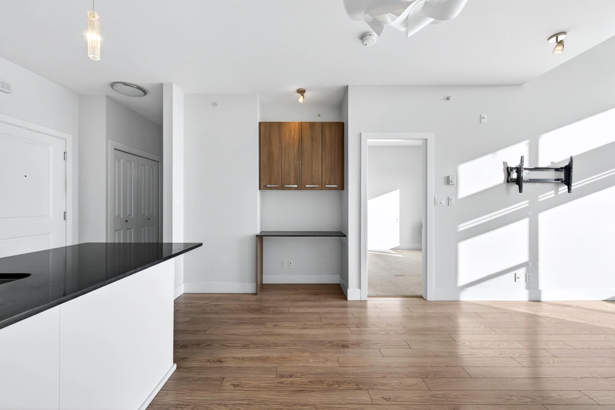 Kitchen Photo of 430 15956 86a Avenue, Surrey, BC