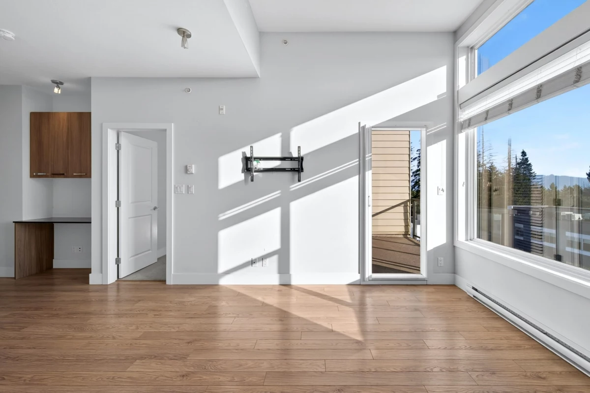 Living Room Photo of 430 15956 86a Avenue, Surrey, BC