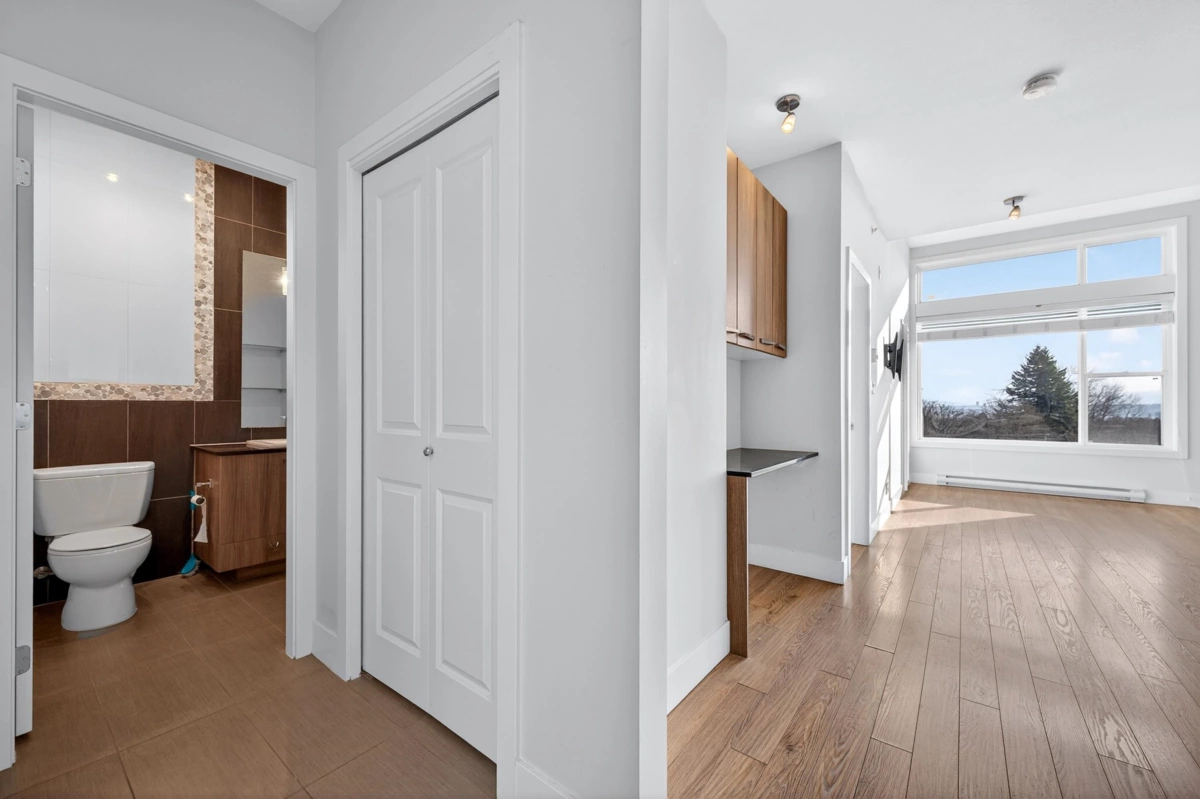 Powder Room Photo of 430 15956 86a Avenue, Surrey, BC