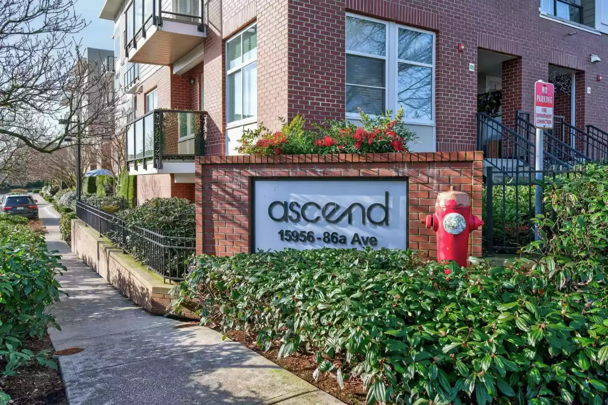 Swimming Pool Photo of 430 15956 86a Avenue, Surrey, BC