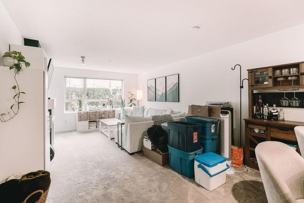 Kitchen Photo of 113 600 Klahanie Drive, Port Moody, BC