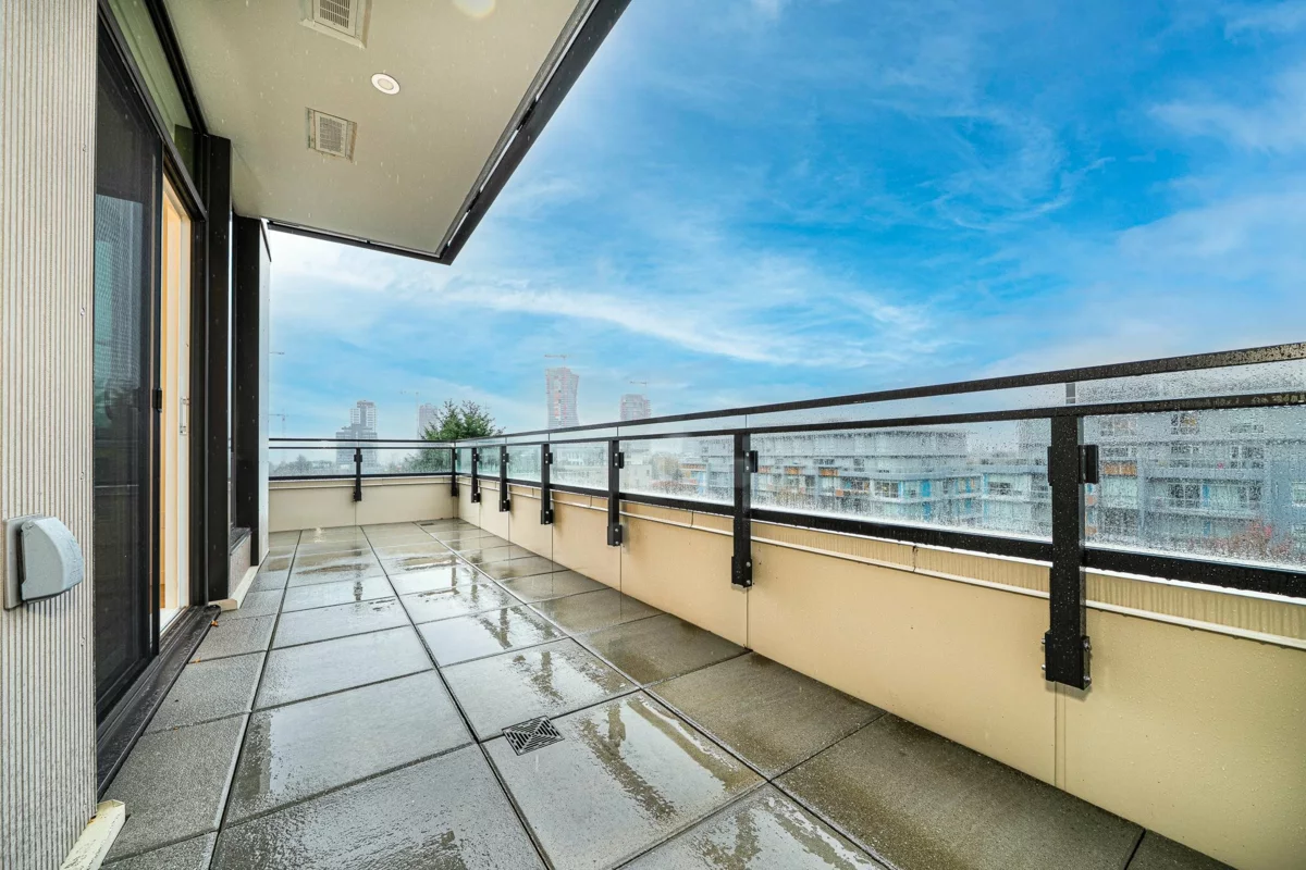 Mudroom Photo of 503 5212 Cambie Street, Vancouver, BC