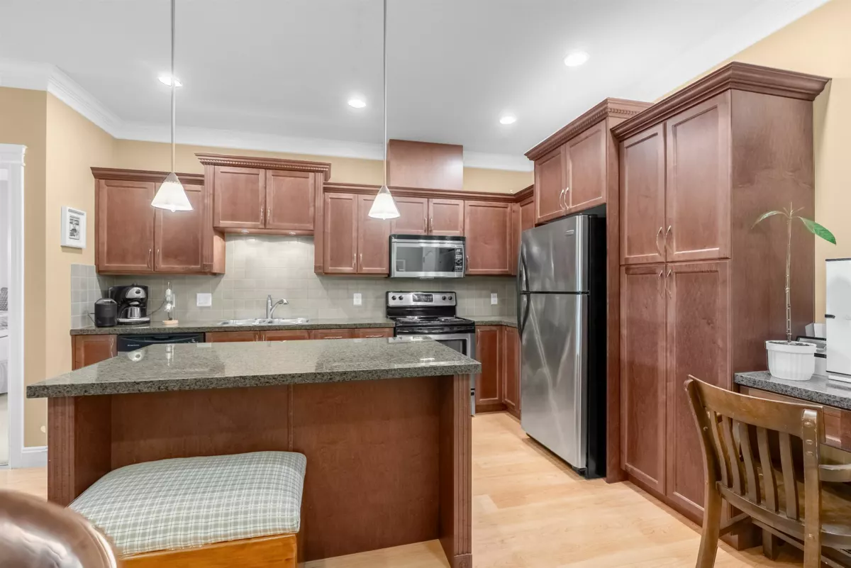 Kitchen Photo of 109 22150 Dewdney Trunk Road, Maple Ridge, BC