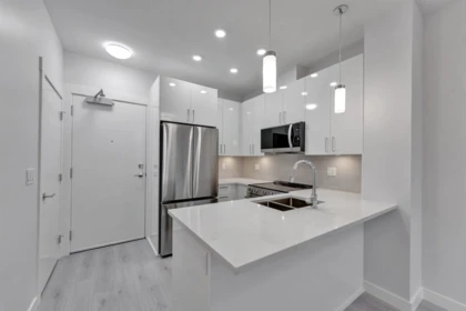 Kitchen Island Photo of 401 33886 Pine Street, Abbotsford, BC