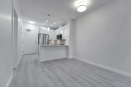 Primary Bathroom Photo of 401 33886 Pine Street, Abbotsford, BC