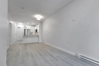 Walk-In Closet Photo of 401 33886 Pine Street, Abbotsford, BC