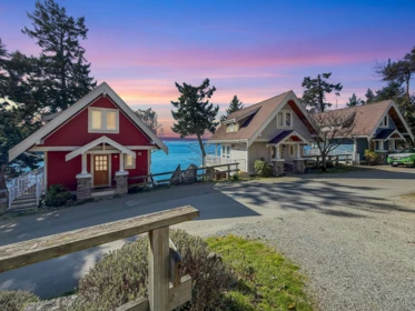Outdoor Deck Photo of 14C 2315 Mackinnon Road, Pender Island, BC