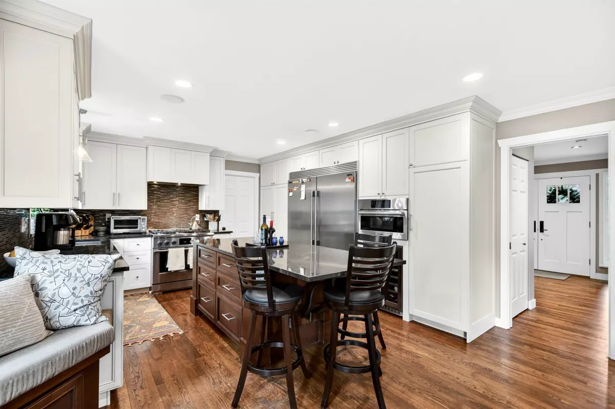 Family Room Photo of 13386 18a Avenue, Surrey, BC