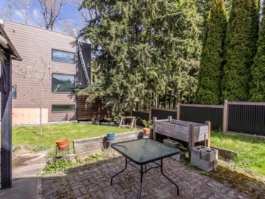 Outdoor Kitchen Photo of 7650 Taulbut Street, Mission, BC