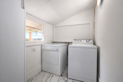 Guest Bathroom Photo of 16952 40 Avenue, Surrey, BC