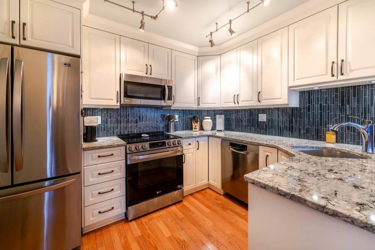 Family Room Photo of 1606 612 Fifth Avenue, New Westminster, BC