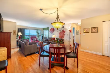 Kitchen Photo of 1606 612 Fifth Avenue, New Westminster, BC