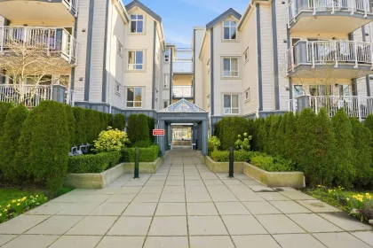 Laundry Room Photo of PH2 2736 Victoria Drive, Vancouver, BC
