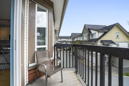 Entry Foyer Photo of 52 7155 189 Street, Surrey, BC
