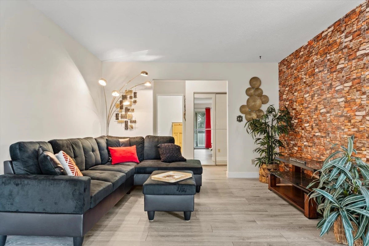 Dining Area Photo of 303 32070 Peardonville Road, Abbotsford, BC