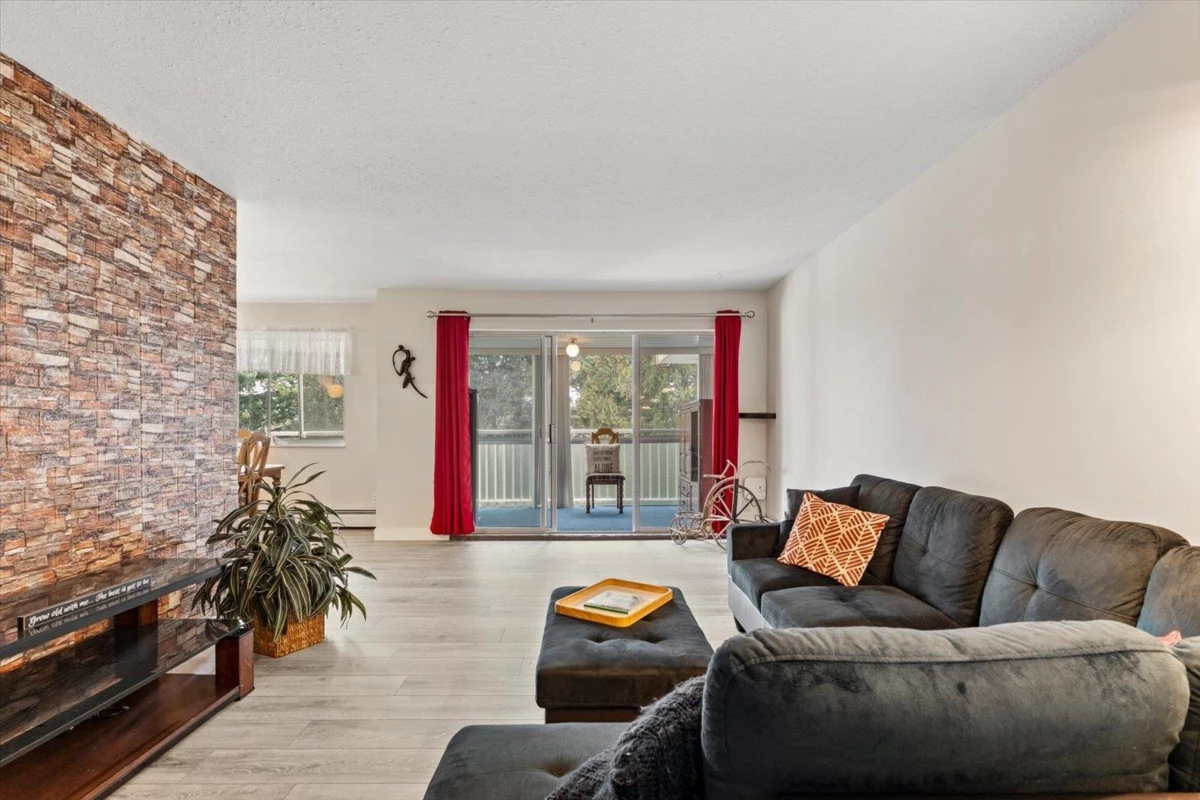 Family Room Photo of 303 32070 Peardonville Road, Abbotsford, BC