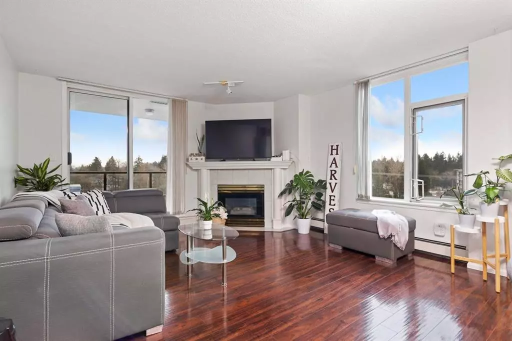 Dining Area Photo of 906 13880 101 Avenue, Surrey, BC