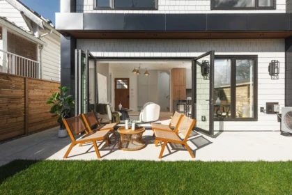 2 2684 Oxford Street, Vancouver, BC, Vancouver — Half Duplex for sale