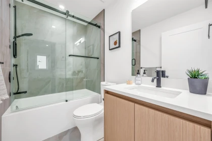 Walk-In Closet Photo of 6815 Oak Street, Vancouver, BC