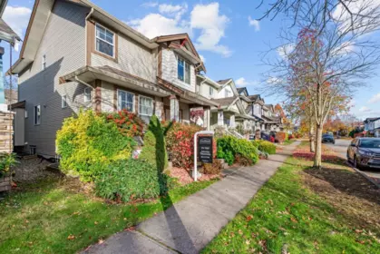 18871 71 Avenue, Surrey, BC, Surrey — Single Family Residence for sale