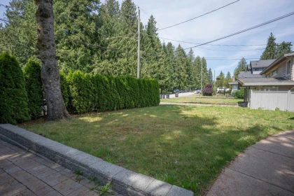 Hallway Photo of 9714 131 Street, Surrey, BC