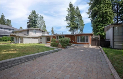 Mudroom Photo of 9714 131 Street, Surrey, BC