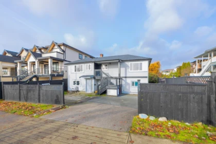 803 Ewen Avenue, New Westminster, BC, New Westminster — Single Family Residence for sale